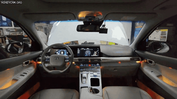 Honeycam2022-06-2716-37-47_163902.gif
