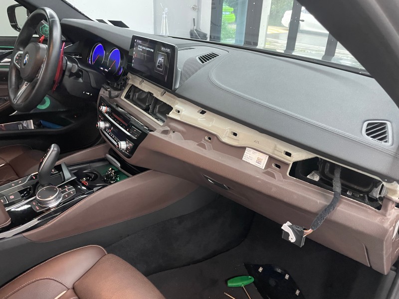 화성 향남읍 / 무광카본 실내랩핑 / BMW / 5시리즈