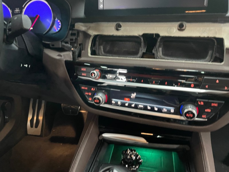 화성 향남읍 / 무광카본 실내랩핑 / BMW / 5시리즈
