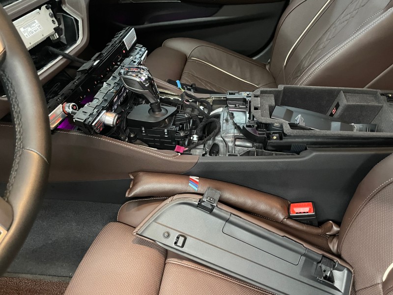 화성 향남읍 / 무광카본 실내랩핑 / BMW / 5시리즈