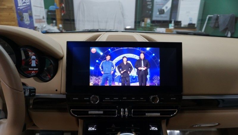 경기 김포 걸포로 / 안드로이드올인원(네비) / 안드로이드 올인원 네비게이션 12.3인치 / 포르쉐 / 카이엔