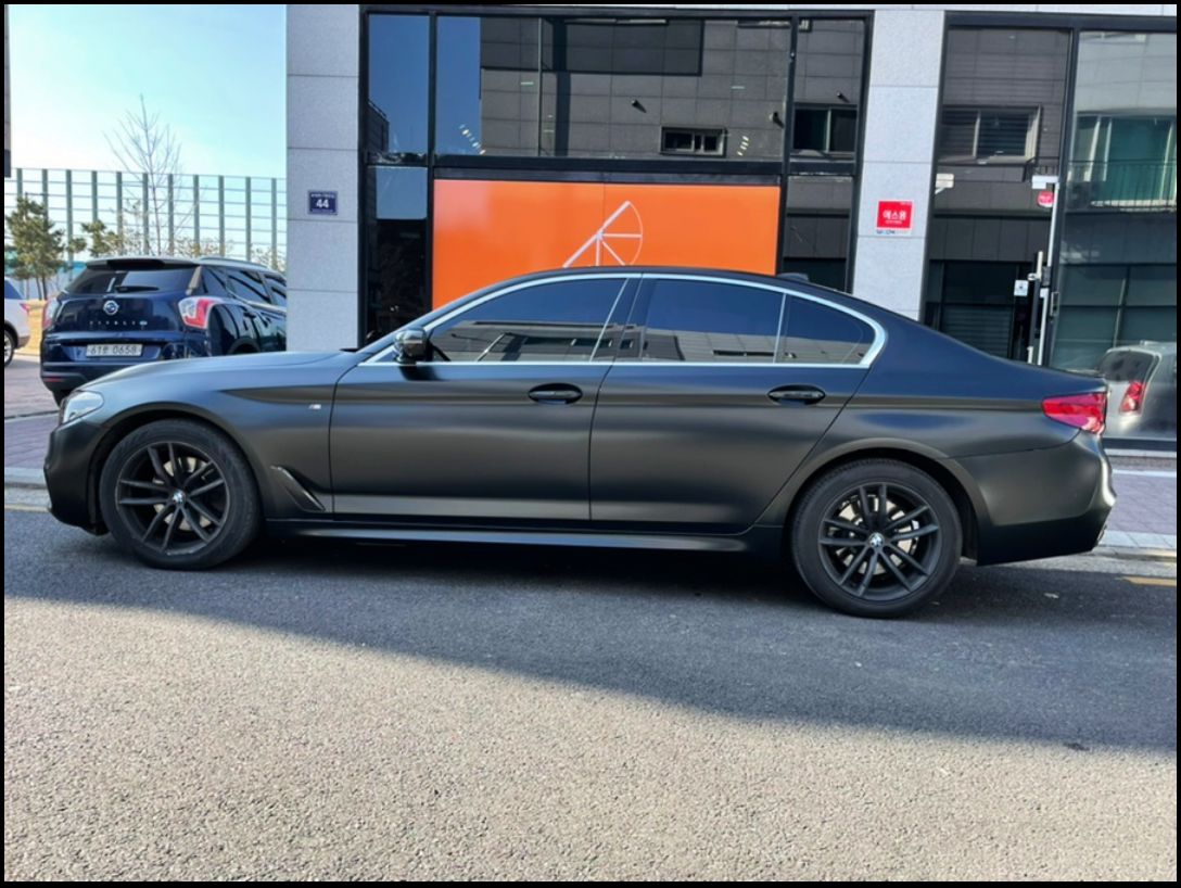 인천시 서구 / 전체랩핑 / 에이버리 사틴 블랙 컬러 / 라이트 스모그 ppf / BMW / 5시리즈 (G30) / 530d