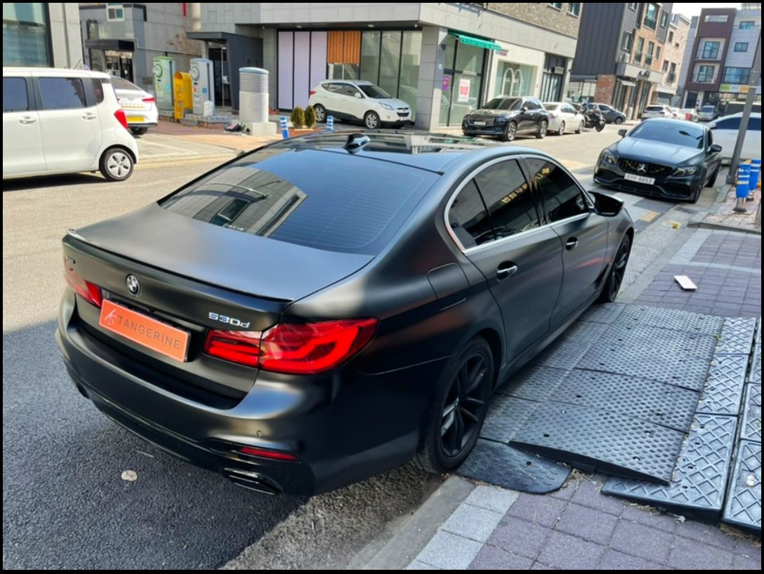 인천시 서구 / 전체랩핑 / 에이버리 사틴 블랙 컬러 / 라이트 스모그 ppf / BMW / 5시리즈 (G30) / 530d