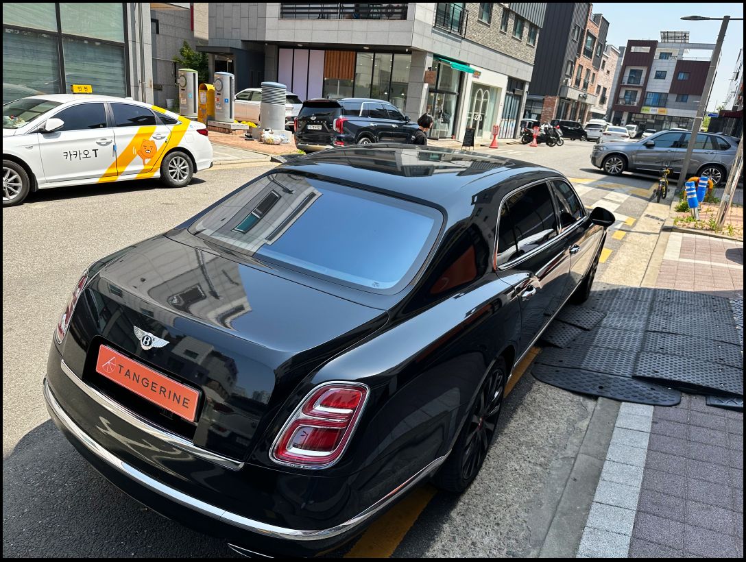 인천시 서구 / 화이트펄 투톤 랩핑 / 코치 라인 그릴 포인트 / 벤틀리 / 뮬산 롱바디