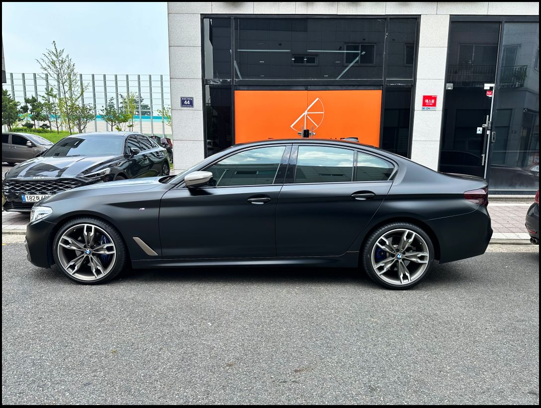인천시 서구 / 비닐프로그 피아노 블랙 윈도우 크롬죽이기 랩핑 / BMW / 5시리즈 (G30)