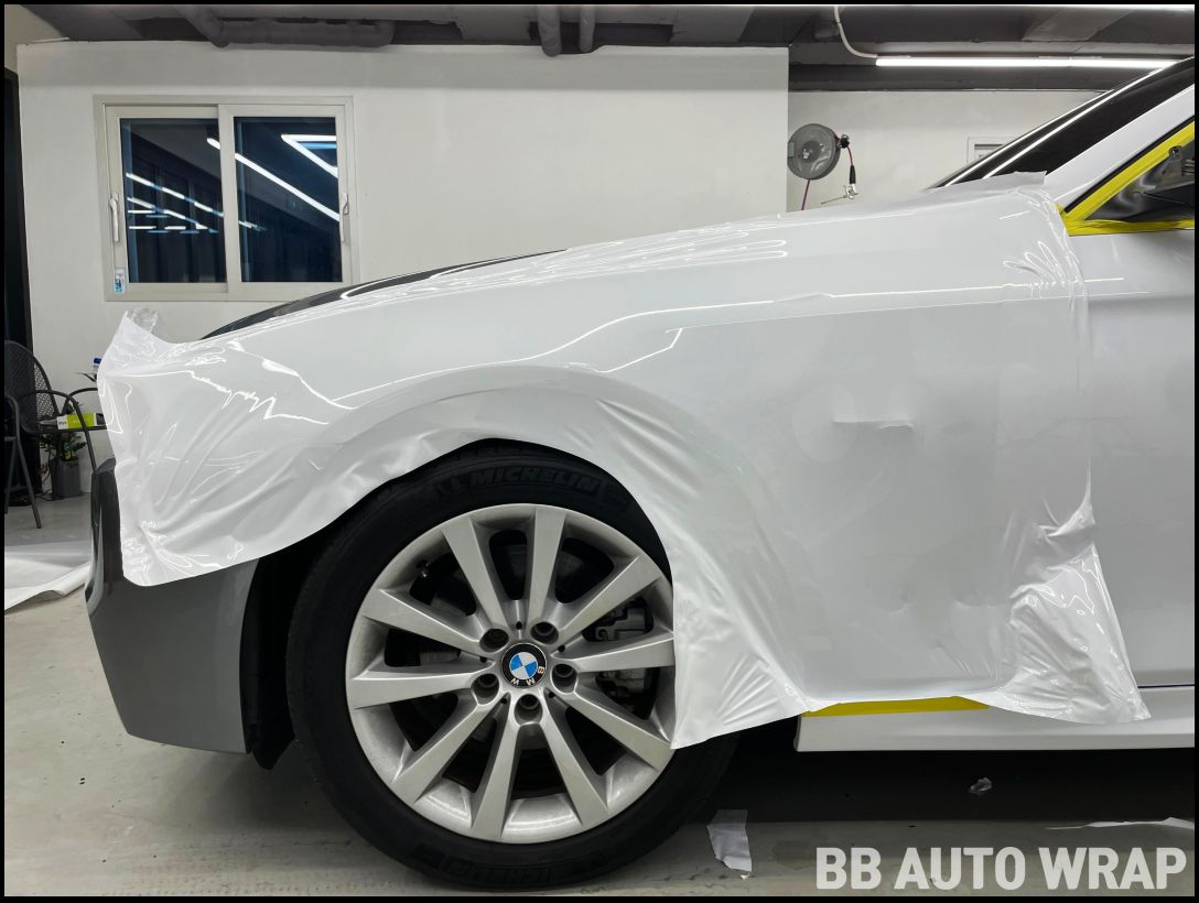 화성 향남읍 / 전체랩핑 / 비닐프로그 / 크리스탈 화이트 컬러 / 크롬죽이기 / BMW / 5시리즈 (F10)