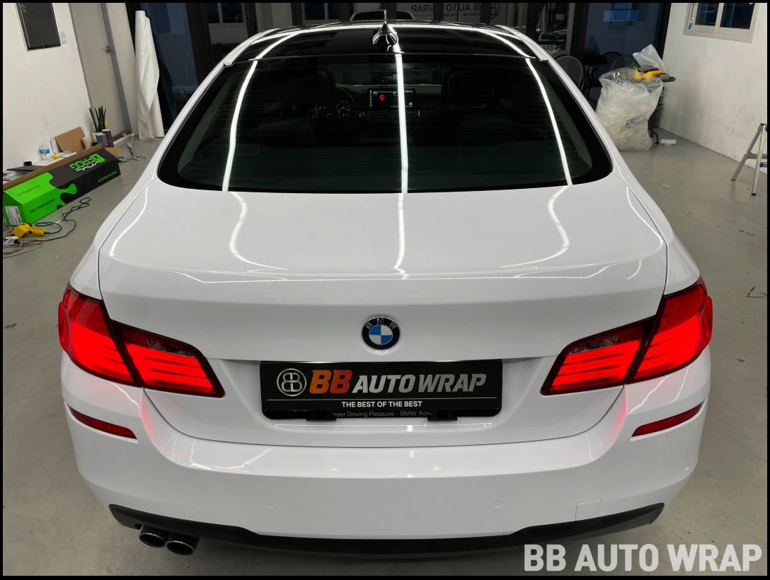 화성 향남읍 / 전체랩핑 / 비닐프로그 / 크리스탈 화이트 컬러 / 크롬죽이기 / BMW / 5시리즈 (F10)