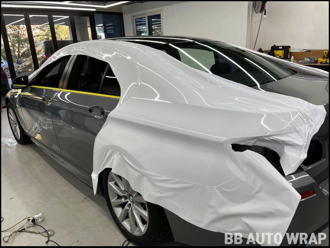 화성 향남읍 / 전체랩핑 / 비닐프로그 / 크리스탈 화이트 컬러 / 크롬죽이기 / BMW / 5시리즈 (F10)
