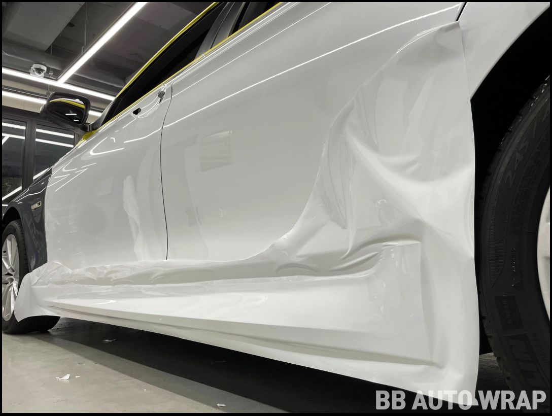 화성 향남읍 / 전체랩핑 / 비닐프로그 / 크리스탈 화이트 컬러 / 크롬죽이기 / BMW / 5시리즈 (F10)
