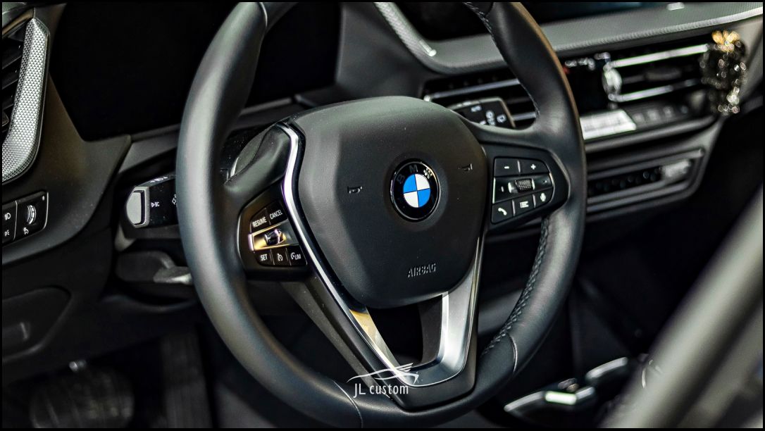 하남 초이로 / 핸들커스텀/염색 / 핸들 열선 / 워크인 스위치 / BMW / 1시리즈